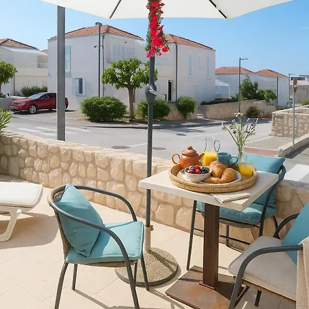 Sunny 1211 Apartman Petrčane