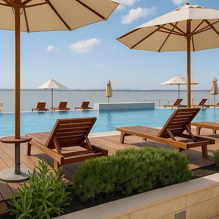 Sunny 1211 * بيتريتْشاني